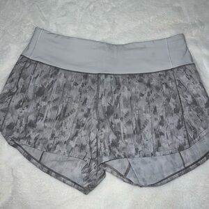 Lululemon Athletica Gray Patterned Athletic Shorts
